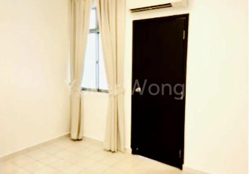 3 Bed Condo for Rent in  134 Watten Estate - Image 4
